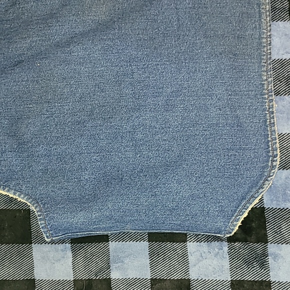 Vintage. Made in USA. 1989. Carhartt denim vest w/sherpa-lining. Size XLT - Picture 13 of 14